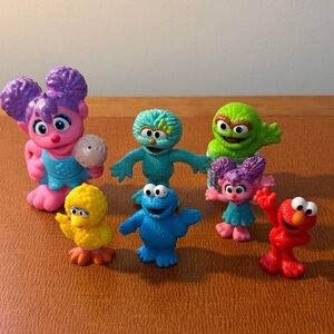 Sesame Street Colorful Mini Figures - Pink, Purple, Blue, Green, Yellow, Red